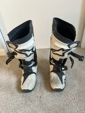 2010520-20-12 Alpinestars Tech 10 Boots White / Black Size 9 Alpine Stars O Neal Dirt Bike
