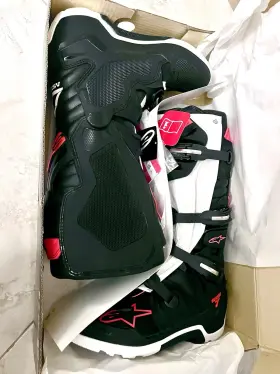 2012114-1030-10 Alpinestars Tech 7 Enduro Boots Black/red Fluo Size 10 2012114-1030-10 Alpinestars Tech 7 Enduro Boots Black/red Fluo Size 10