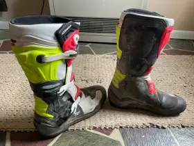 2013018-12-13 Alpinestars Tech 3 Boots Black/white/red/fluorescent Yellow Size13