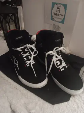 2512322-1054-8.5 Alpinestars Chrome Riding Shoes Sz 12 Black/white/red Used Like New Out Of Box 2512322-1054-8.5 Alpinestars Chrome Riding Shoes Sz 12 Black/white/red Used Like New Out Of Box