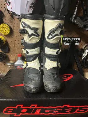 482-04 Alpinestars Alpinestar Tech 3 Size 8 Motocross Boots
