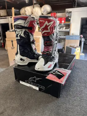 482-13411 Alpinestars Tech 10 Supervented Boots Night Nvy/wht/rainbow Sz 11 Return Item 482-13411 Alpinestars Tech 10 Supervented Boots Night Nvy/wht/rainbow Sz 11 Return Item