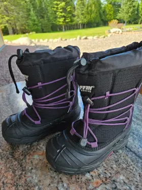 Epic-y003-bah Baffin Young Sno Goose - Black Plum- Size 2 Like New Condition