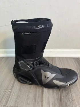 17900052-631 Dainese Axial 2 Motorcycle Racing Boots Black Size 43 Eu / 9.5 Us New With Box