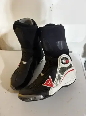 201795207a66009 Dainese Axial D1 White Red Motorcycle Boots Size 42 Us 9 Sport Racing Track