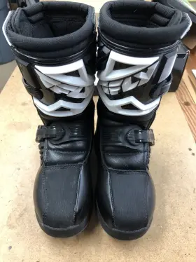 354-55101 Fly Racing Maverik Boot Black Youth Size 1