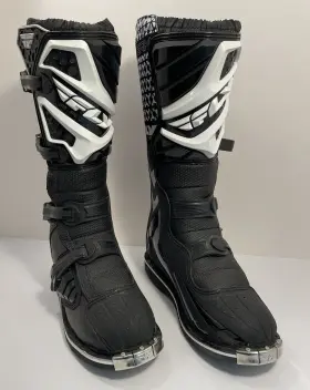 364-67112 Fly Racing Men S Maverick Motocross / Dirt Bike Boots. Black And White. Size 9