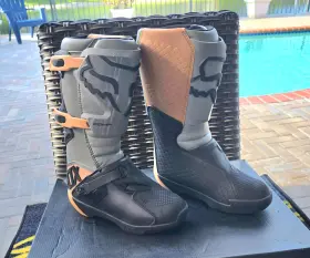 21483-224-9 Fox Racing 2019 Motorcycle Mens Comp Boot Stone