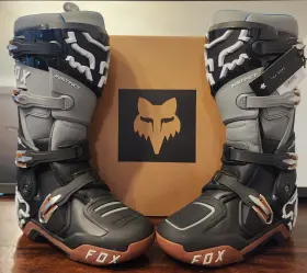 24347-014-8 Fox Racing Size 8 Instinct 2.0 Motocross Boots Black/grey/orange 24347-014-8 Fox Racing Size 8 Instinct 2.0 Motocross Boots Black/grey/orange