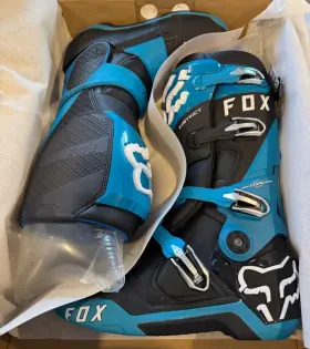 24347-551-10 Fox Racing Instinct Boots In Maui Blue 11 Brand New