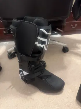 25408-001-11 Fox Racing Black Boots