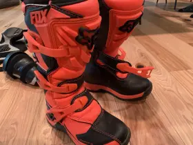 29682-130-9.5 Fox Racing Near New - Comp 5 Youth Size Y1 Orange