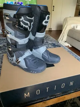 29682-330-10.5 Fox Racing Motion Boots Dark Shadow Size 10.5 29682-330-10.5 Fox Racing Motion Boots Dark Shadow Size 10.5