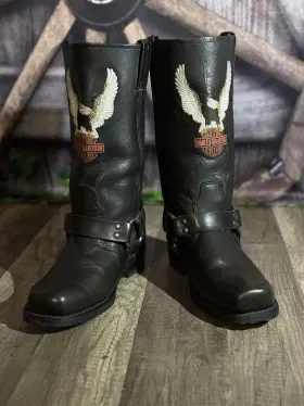 50176774 Harley-davidson Black Leather Harness Boots- Square Toe-eagle Embroidery-unworn 50176774 Harley-davidson Black Leather Harness Boots- Square Toe-eagle Embroidery-unworn