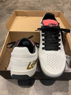 Leatt 009556562332 Flat 2.0 Mens Mtb Mountain Bike Shoes Size 9 Us Cream White New