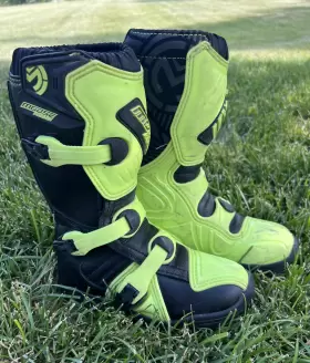Moose Racing M1.3 - Youth Mx Motocross Motorycle Boots Green And Black Size 2