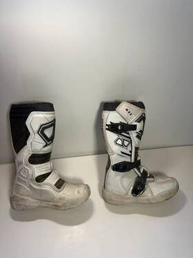 Msr 208-274-0018 Youth M3x Mtcrs Boots Wht Yth Size 1-durbl Mcro Fbr Bld Stl Snk