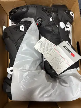 Sidi 017732518019 Rex Air Motorcycle Street Boots Black/white Size Us 11.5 / Eu 46 Sidi 017732518019 Rex Air Motorcycle Street Boots Black/white Size Us 11.5 / Eu 46