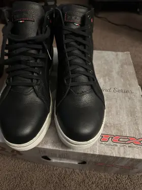 9400w Tcx Mens Motorcycle Boots/sneakers Size 9 Black Leather