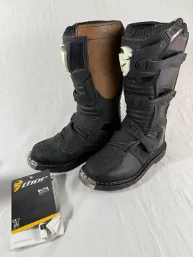 3411-0296 Thor S4 Blitz Boots Black Brown Youth Size 6 Part # Worn Once B/s 3411-0296 Thor S4 Blitz Boots Black Brown Youth Size 6 Part # Worn Once B/s