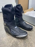 Dainese Axial D1 Air Motorcycle Boots Men's Black Size Euro 40 Pre-owned. Price: $350.00.