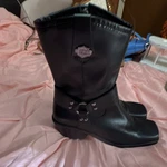 Harley-davidson Women's Black Leather Biker Boots Studded Logo Side Zip 84964 Pre-owned. Price: $39.99.