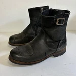 Indian Mens Classic Engineer Boots 2861791 Size Pre-owned. Price: $99.95.